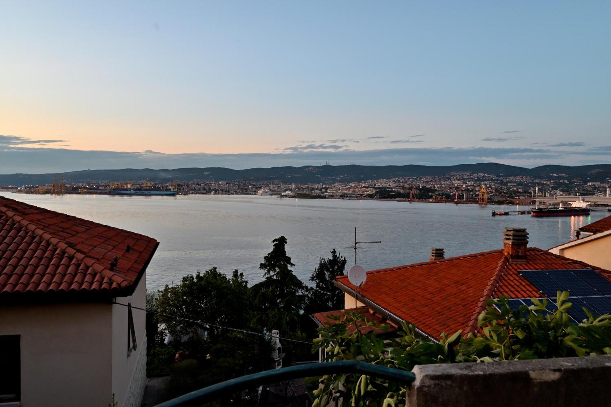 Muggia Uphill B&B Экстерьер фото
